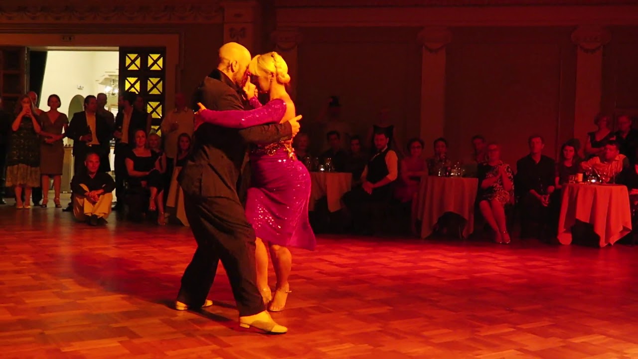 Alejandra Mantinan y Mariano Otero en "El abrazo de riga" VII Festival Internacional de Tango 2019