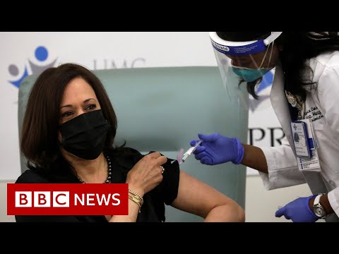 卡瑪拉-哈里斯接受莫德納-科維德疫苗接種 - BBC News (Kamala Harris receives Moderna Covid vaccination - BBC News)