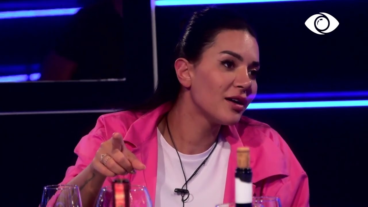 Një vajzë e llastuar/ Efi për Deamishel: Është fodulle