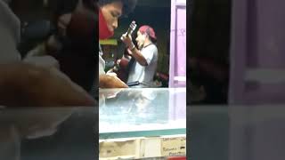 Download lagu Pengamen ini MENYANYIKAN lagu Corona!!! mp3