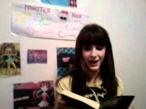 Review Livro Monster High O Monstro Mora ao Lado