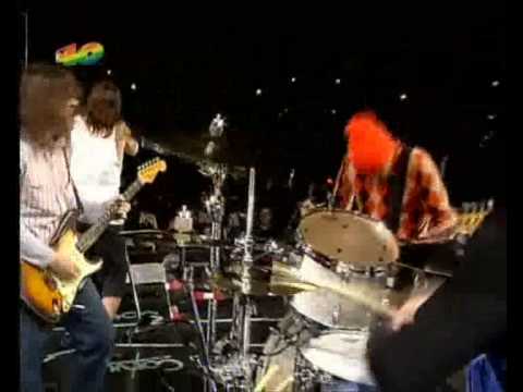 Red Hot Chili Peppers - Give It Away