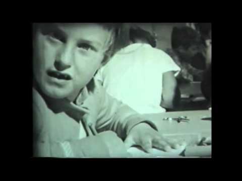 Zuidland (1962) Kleuterschool t Kwakertje aan de prins Bernardstraat (geen geluid)