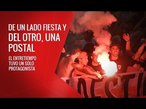 "De un lado fiesta, del otro, una postal" Barra: Los Borrachos del Tablón • Club: River Plate