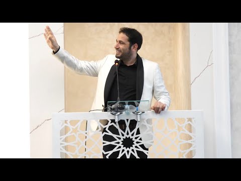 Hutbeja e Fiter Bajramit ne Xhamine e Tregtareve (Kosove). Elvis Naçi