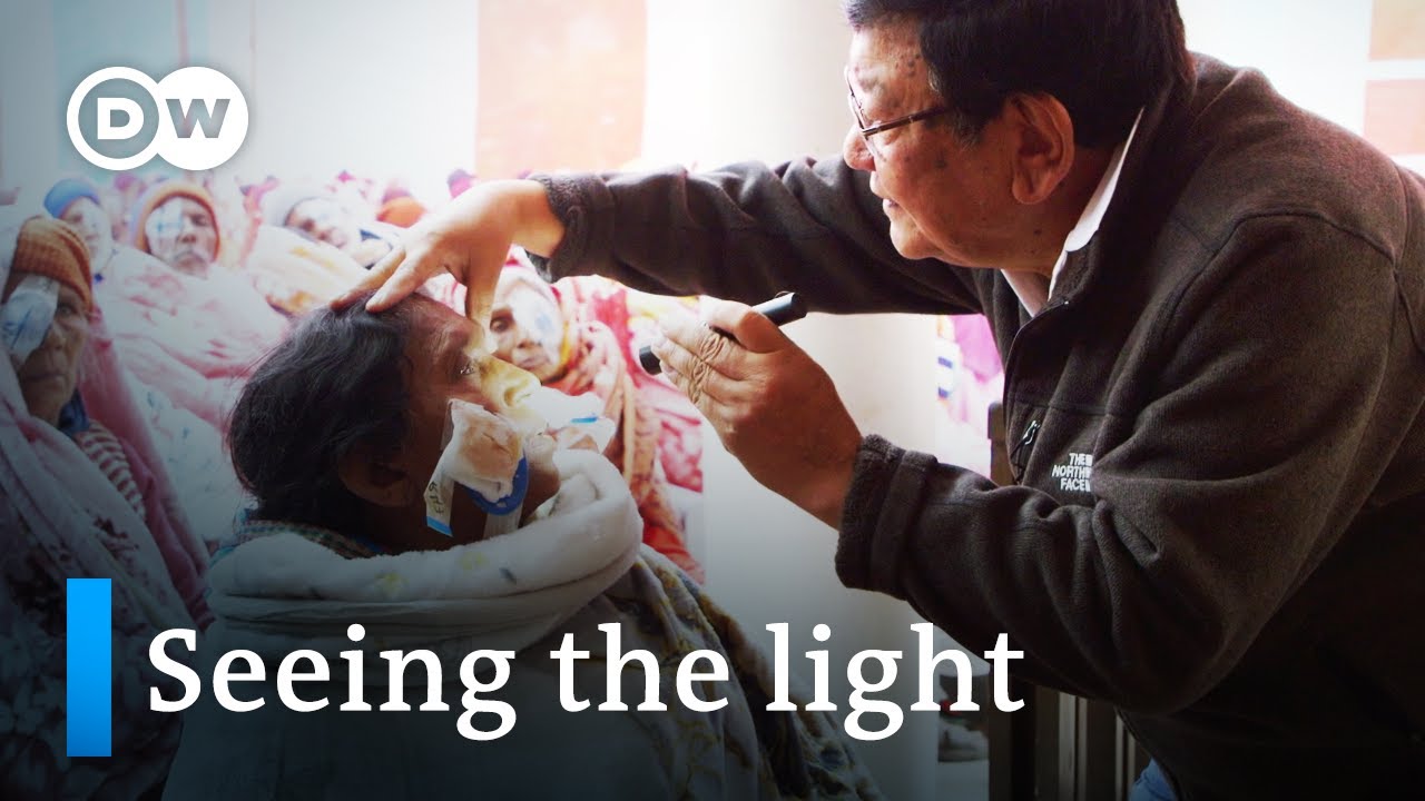 Nepal: A doctor helps the blind see
