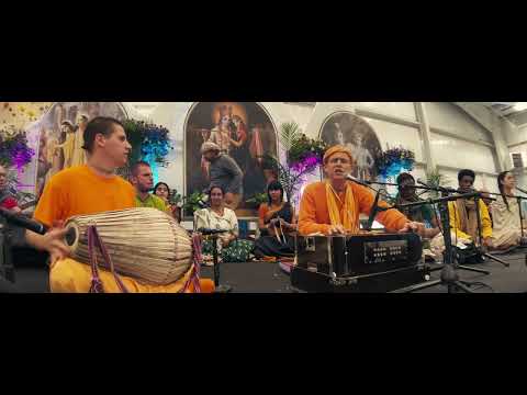 Sadhu Sanga 2022 Kirtan 13 by Kadamba Kanana Swami on May 29, 2022