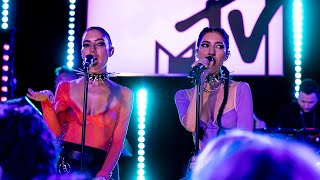 The Veronicas Perform &#39;Think Of Me&#39; On TRL