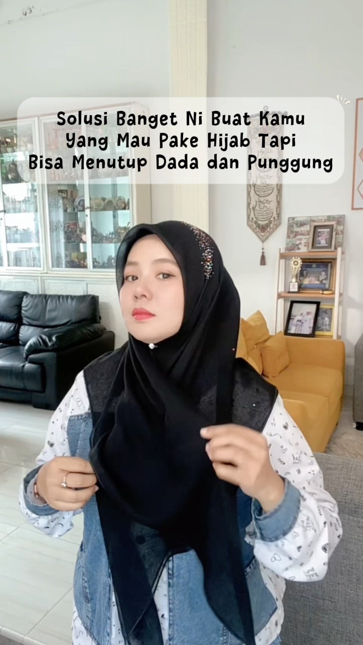 Mau belajar gaya hijab segiempat yang trendy? Jangan lupa subscribe channel @jami_hayaruni biar tetap update dengan tuto...