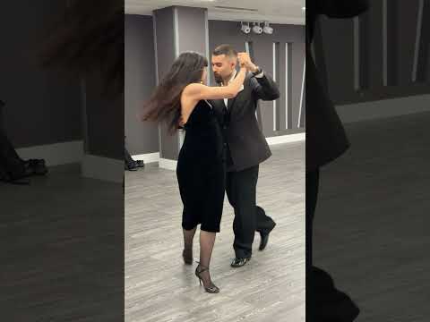 🌹 The Follower in Tango does just follow #tango