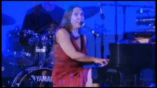 Eden Brent "Leave Me Alone" live at Levitt Shell