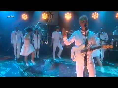 David BYRNE   (Houses in Motion 2009 One Shot Not Show)