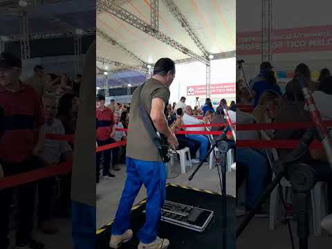 rouxinol da guitarra tocando Aldo sena em Assaré CE