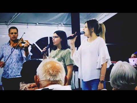 Danica i Ivona - Poslušajte oženjeni ljudi (official live video)