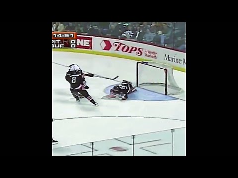 Dominik Hasek's legendary save on Jaromir Jagr (15 mar 1998)