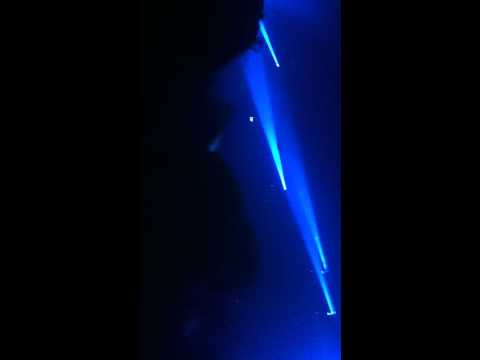 Four Tet playing 'Juk Juk - Winter turn spring' @ Fabric, London 23/09/2011