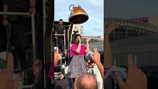 Download lagu Coverband Domino zorgt voor ambiance op de Leuvense jaarmarkt - 2 september 2024 mp3 Download lagu Coverband Domino zorgt voor ambiance op de Leuvense jaarmarkt - 2 september 2024 mp3