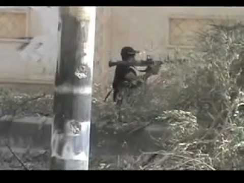 استهداف عربة بي ام بي بقذيفة آر بي جي في مدينة دير الزور من قبل لواء أحفاد محمد