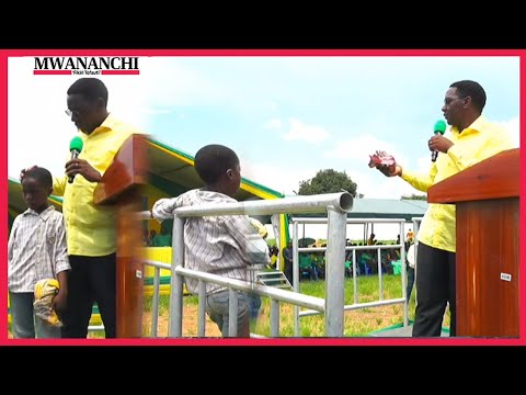 Makonda amsaidia mtoto aliyeshindwa kwenda shule