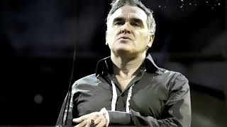 Morrissey – The Girl From Tel-Aviv Who Wouldn&#39;t Kneel (Sub Español)