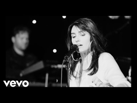 Isabella Manfredi - Jealousy (Live At Hubert)