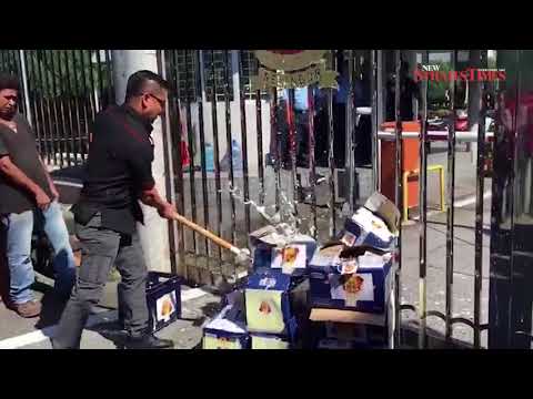 Beer Smashing Stunt: Jamal Yunos Among 8 Remanded