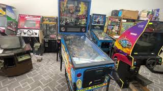 This Lethal Weapon 3 Pinball Machine Still Has The ORIGINAL Rubber Rings On It!