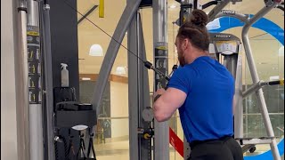 Cross-Body Cable Triceps Extension demonstration thumbnail