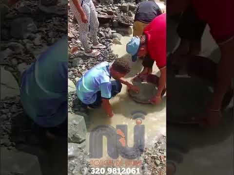 DOS JÓVENES VIVIERON LA EXPERIENCIA DE BAREQUIAR ORO DURANTE SUS VACACIONES EN UNGUÍA CHOCÓ