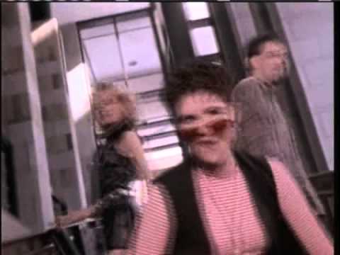 Я плачу на техно. Плачу на техно клип. Cream soda хлеб из урганта. Базука клипы. Техно клипы лучшее.