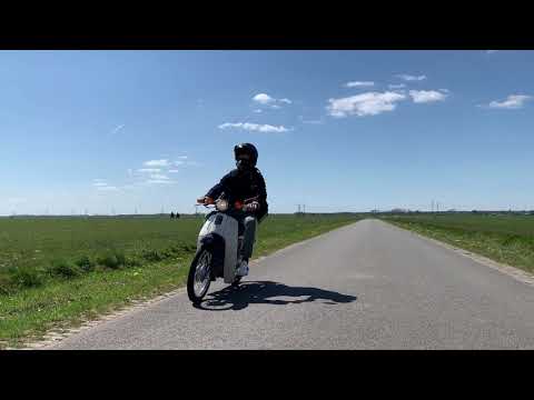 2005 Honda Super Cub C50 D5 - Exhaust sound, ride, beauty shots