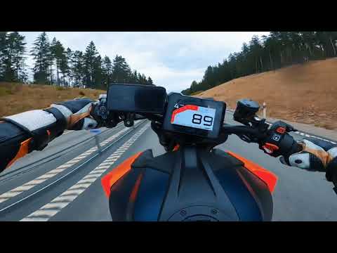 KTM Superduke 1290R 2020 wheelie          - Full akrapovic exhaust