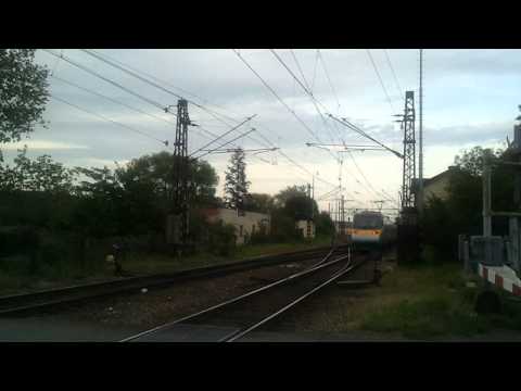 ČD 682 001 projíždí Řevnicemi jako IC 30005