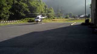 preview picture of video 'Helicopter Landing on Landing Zone'