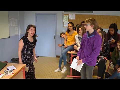 Ambre, jeune prof de français face à sa première classe !