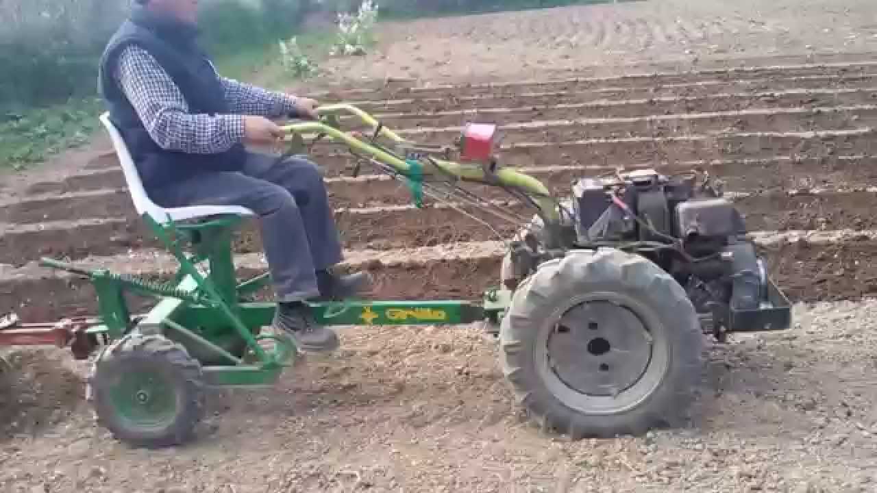 MOTOCULTOR SURQUEANDO CON MOTOCULTOR GRILLO 131 V,12CV