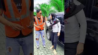 Download lagu Tukang parkir aneh #shortvideo #comedy #lucu #trending #funny #ngakak #viral #fyp #medan mp3 Download lagu Tukang parkir aneh #shortvideo #comedy #lucu #trending #funny #ngakak #viral #fyp #medan mp3