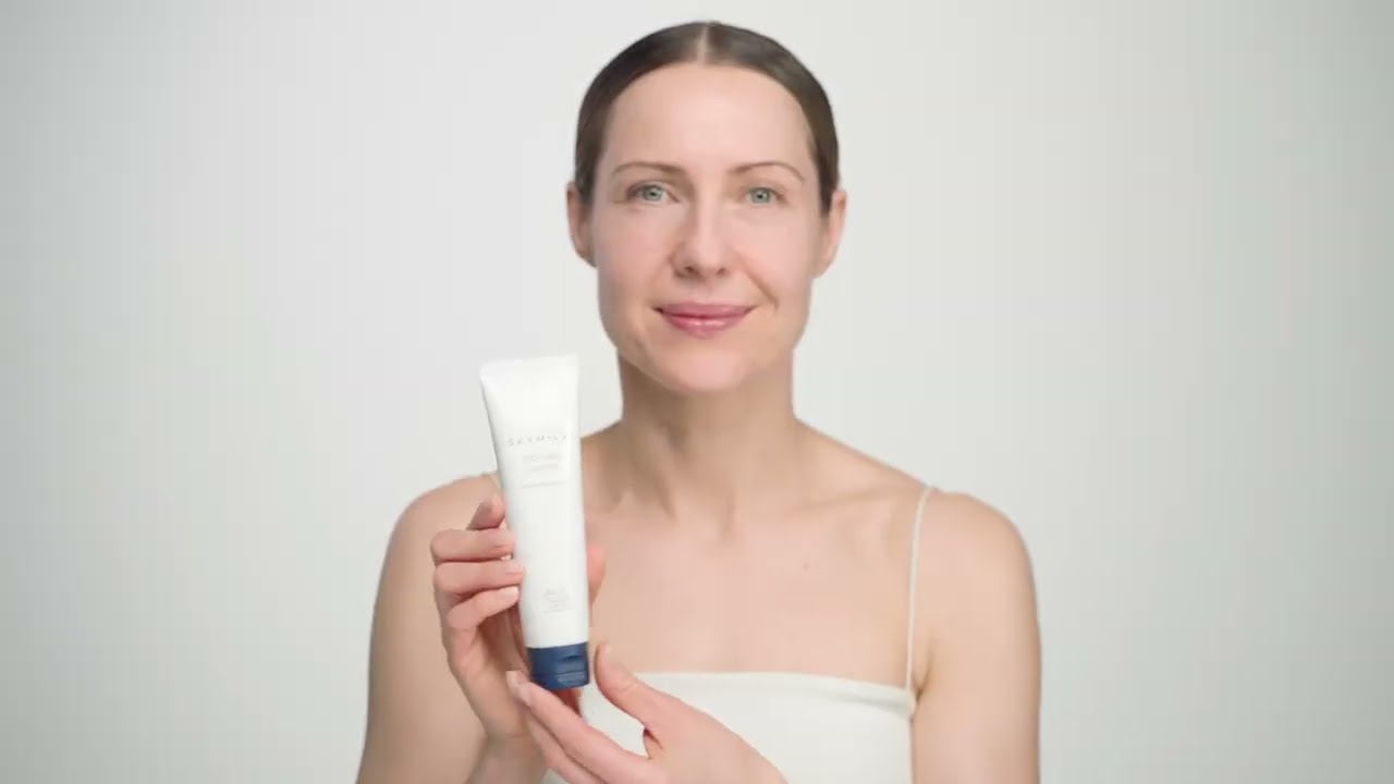 Skymilk Centella Soothing Serum With Donkey Milk Serum kojące z wąkrotą azjatycką i oślim mlekiem 100 ml - VIDEO