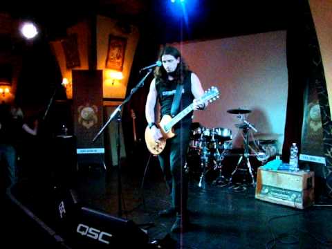 Kényes Foltok - Valami, ami él