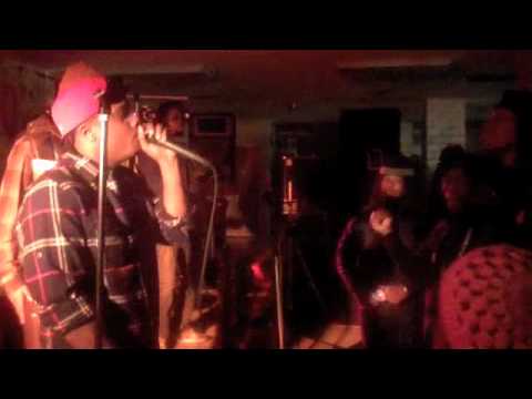 AIRPORT TONE FT MONEYROW - LOVE ME IN THE HOOD