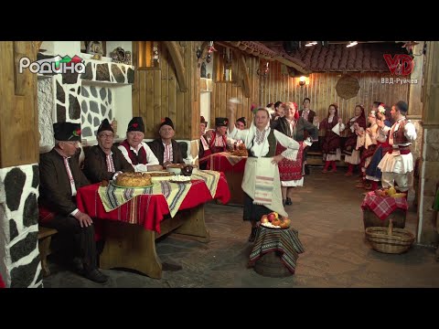 "Петлите пеят" - МФГ "Изворите" към НЧ "Св. Климент Охридски - 1922", гр. Симитли/"Petlite peyat"