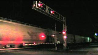 preview picture of video 'Glendale Night railfanning CSX mixed freight 10-22-11'