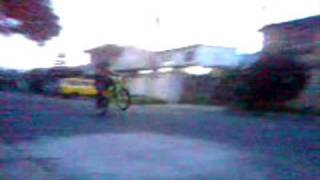 preview picture of video 'GuX BMX Santa Tecla'