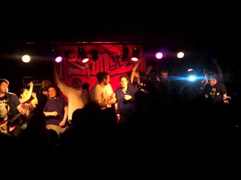 [spunge] @ o2 Birmingham 16/11/2012 - Kicking Pigeons (with stage invasion) + Skanking Song