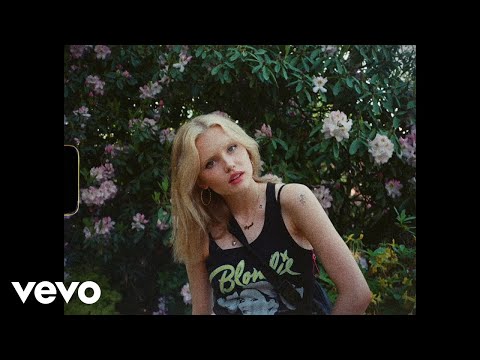 Lucy Blue - Snow in Tokyo (Japanese Lyric Video)