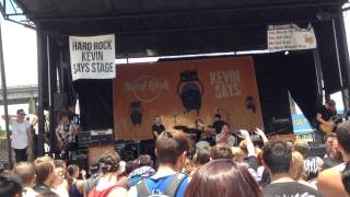 A Hundred Crowns - Emarosa live at Warped Tour in Jacksonville 2015