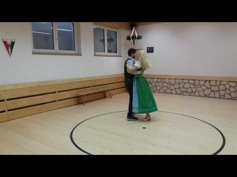 Corina und Rene tanzen Boarischen
