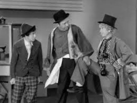 Chicolini and Pinky get into a Fight and Destroy Edgar Kennedy's Lemonade Stand (From Duck Soup)