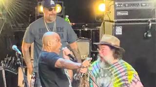 Zobacz, jak Jack Black, Foo Fighters, Bruce Springsteen i inni artyści spotykają się na pierwszej edycji festiwalu „Power To The People” organizowanego przez Toma Morello