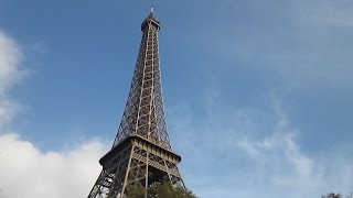 preview picture of video 'Visiting the Eiffel Tower, Paris, France'